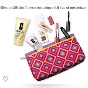 Clinique Gift Set 7 pieces including a Travel size of moisturizer…